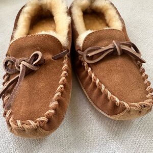 LL Bean kids wicked good slippers